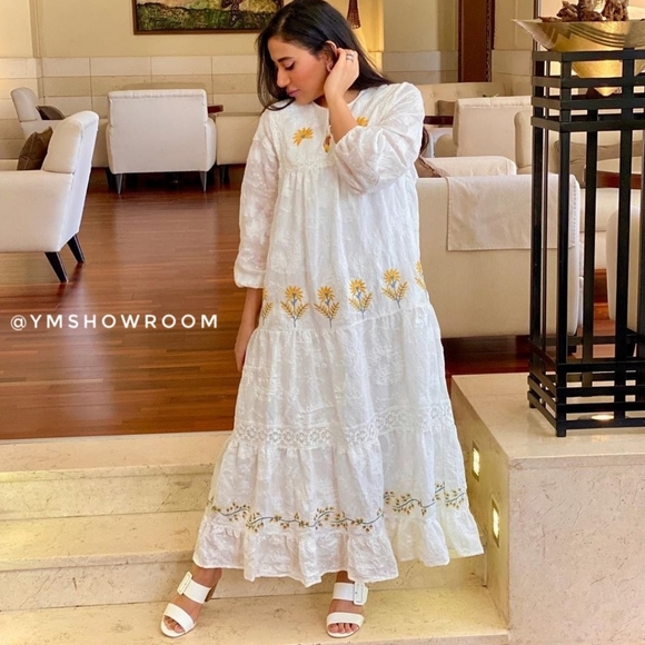 ZARA Beautiful Embroidered maxi dress - Picture 2 of 4